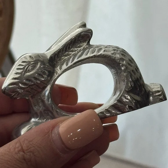 Silver Rabbit‎ Napkin Rings Set Easter decor - Picture 3 of 3